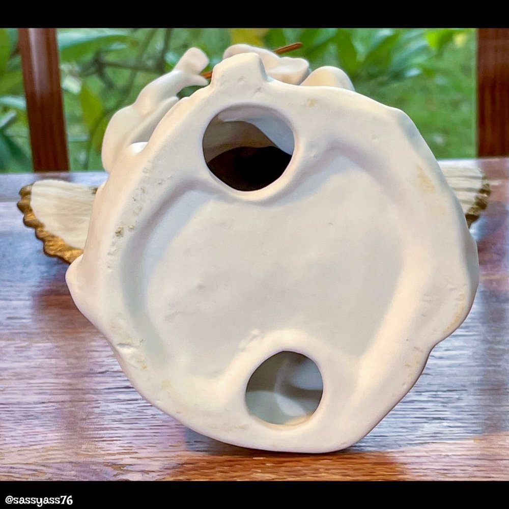 ▪️VTG▪️Mid-Century Hand-Painted Porcelain Fluted Playing ANGEL Figure - Picture 7 of 9